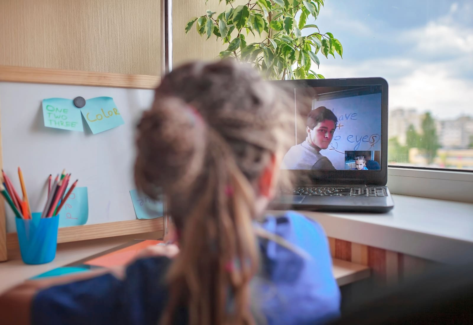 Statistik-Tutorin validiert eine KI-gestützte Auswertung online